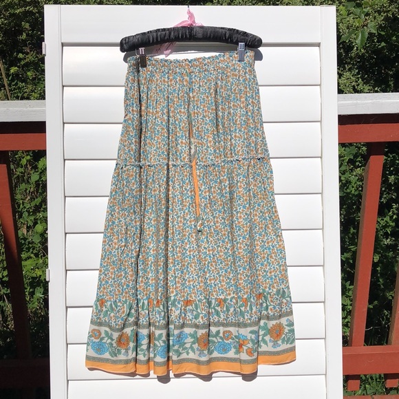 Simple Fun Dresses & Skirts - Simple fun, floral print skirt, size large new with tag